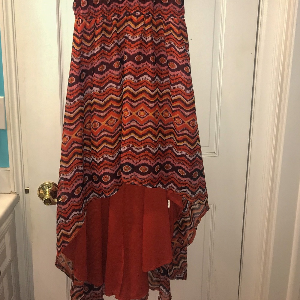 Patterned High-Low Dress - Picture 2 of 3
